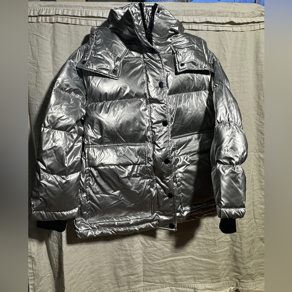 Silver puffer jacket Lattelier size Medium
